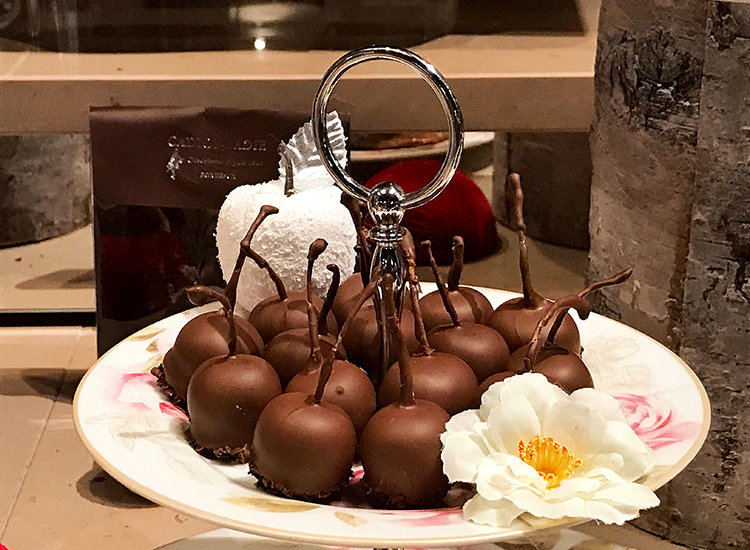 Milk chocolate Guinettes at Cadiot-Badie in Bordeaux