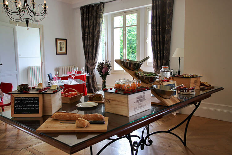 Brunch buffet inside the château at Château Ambe Tour Pourret