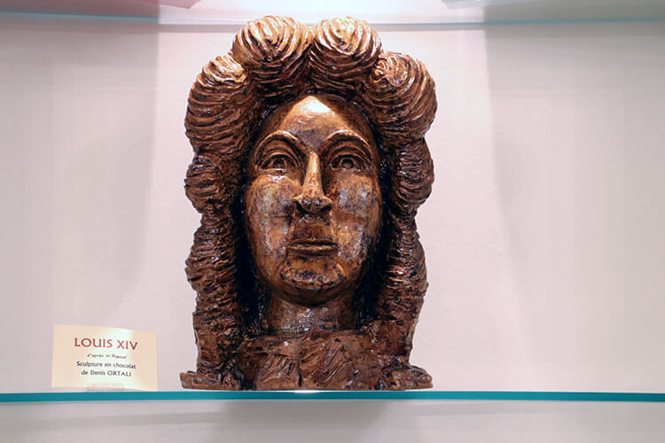 A bust of Louis XIV sculpted from chocolate at Daranatz