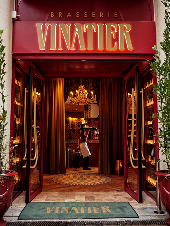 The red exterior of Brasserie Vinatier in Bordeaux
